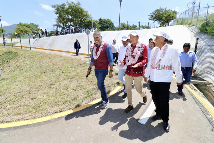 Rutilio Escandón inaugura construcción de Unidad Deportiva en Venustiano Carranza; cumple demanda añeja