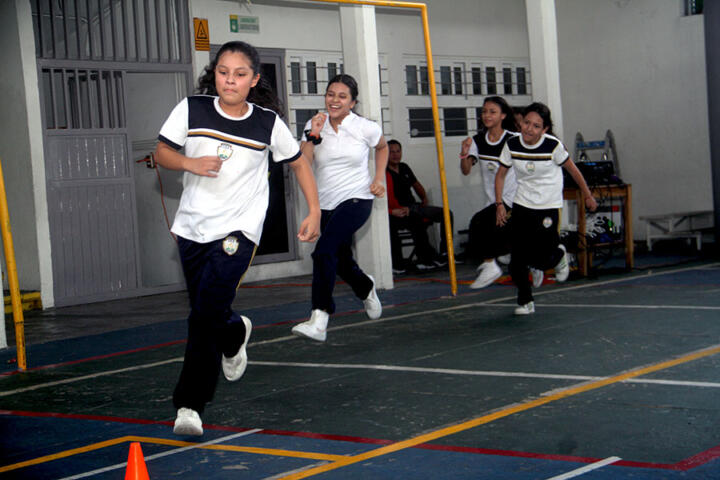 Encabeza Tania Robles Feria de Talentos Deportivos y Fomento a la Práctica Deportiva en el Colegio 5 de Mayo