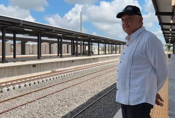 Verifica López Obrador avances del Tren Maya y el nuevo aeropuerto de Quintana Roo