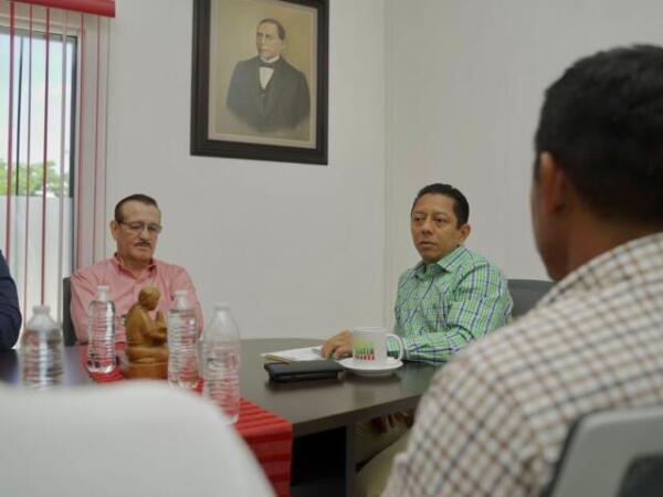 Continuaremos impulsando gestiones a favor de la zona norte de Chiapas: Llaven Abarca