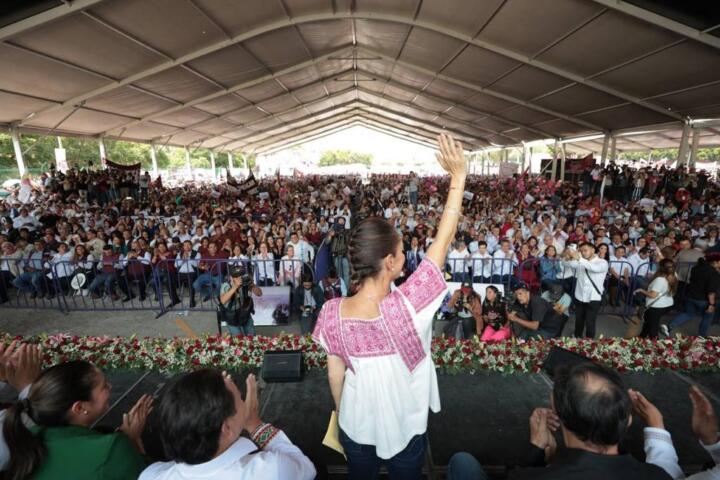 "Esta es una revolución pacífica que va caminando y no se puede parar": Claudia Sheinbaum suma el apoyo de líderes en Tlaxcala a favor de la 4T