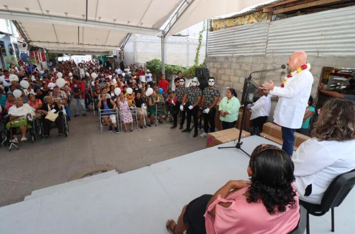 Colonia por colonia, se acercan los servicios médicos a quienes más lo necesitan: Dr. Pepe Cruz