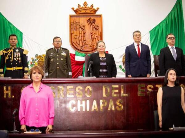 Gobernador Rutilio Escandón devela letras doradas en conmemoración del Bicentenario del Heroico Colegio Militar