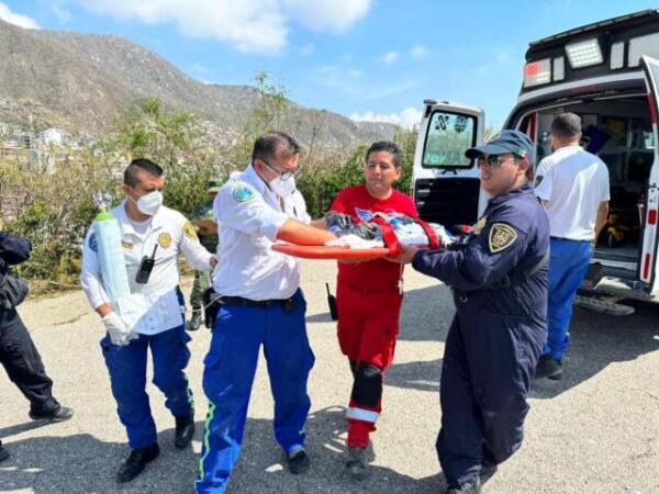 Recibe CMN La Raza a pacientes pediátricos trasladados desde Acapulco por agrupamiento Cóndores