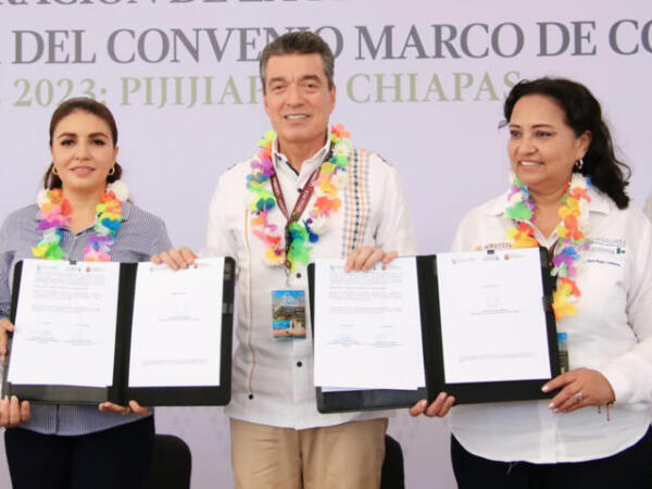 Atestigua Rutilio Escandón firma de Convenio de Colaboración entre la SAGyP y Liconsa, en Pijijiapan