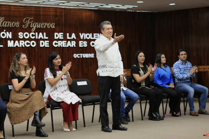 Entrega Rutilio Escandón insumos de los Programas de Prevención Social de la Violencia, en Tuxtla Gutiérrez