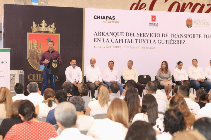 Rutilio Escandón encabeza arranque del servicio de transporte turístico Andabus, en Tuxtla Gutiérrez