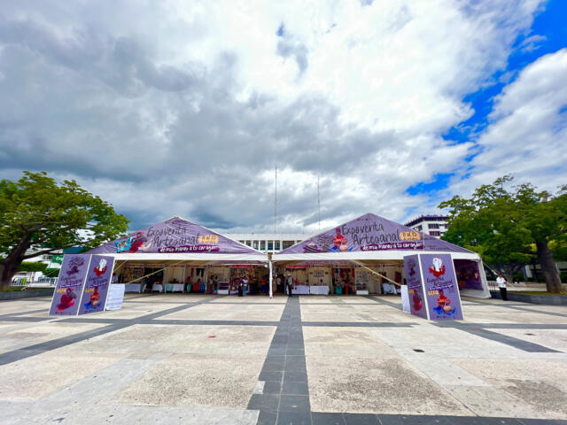 Inaugura Rutilio Escandón Primera Expo Venta Artesanal “De mis manos a tu corazón” Chiapas 2023