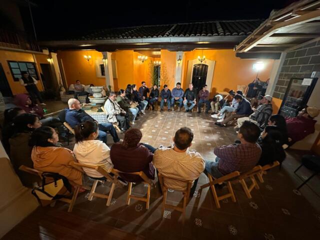 Encuentro de Antonio Santos con la militancia de MORENA en San Cristóbal de las Casas