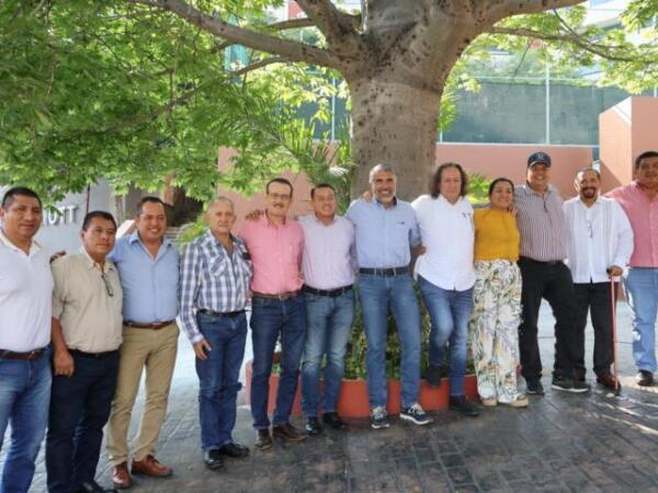 Se reúnen Antonio Santos y Ángel Torres con simpatizantes de la Cuarta Transformación de la zona Norte de Chiapas