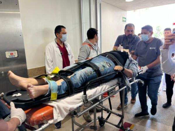 Personas lesionadas en accidente carretero Las Choapas-Ocozocoautla son atendidas en Hospital “Gómez Maza”