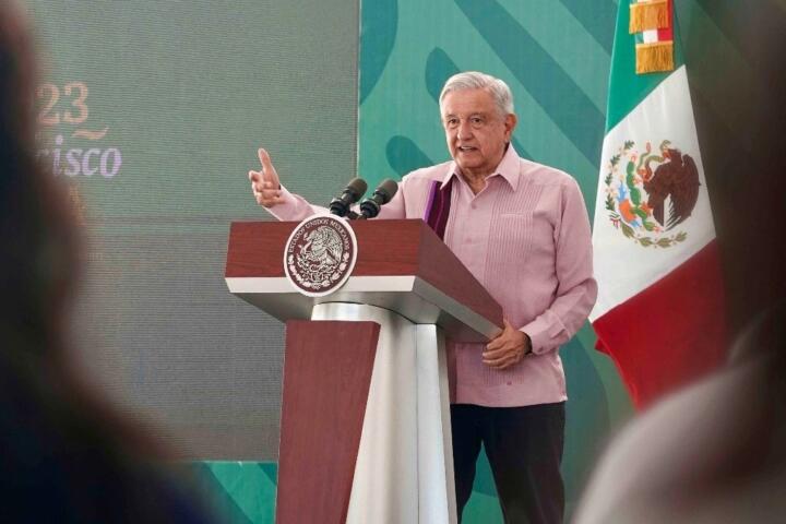 Defiende López Obrador la terna para designar la próxima ministra de la Corte 