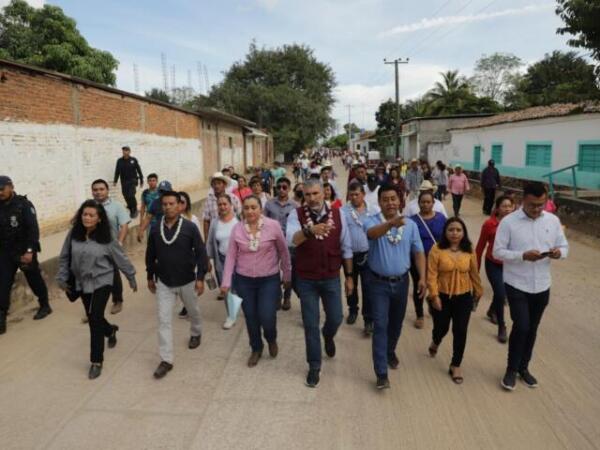 Con inversión histórica se les hace justicia social a familias de El Parral: Ángel Torres
