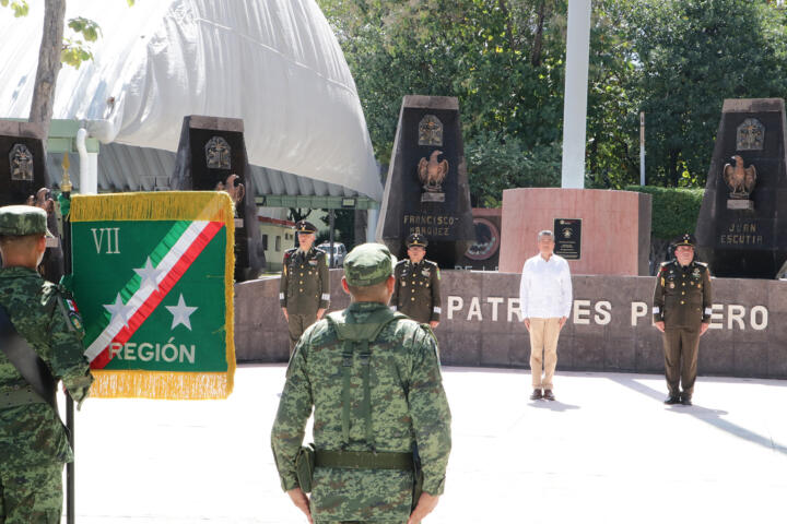 Asiste Rutilio Escandón a ceremonia inaugural del Hemiciclo a los Niños Héroes en la VII Región Militar