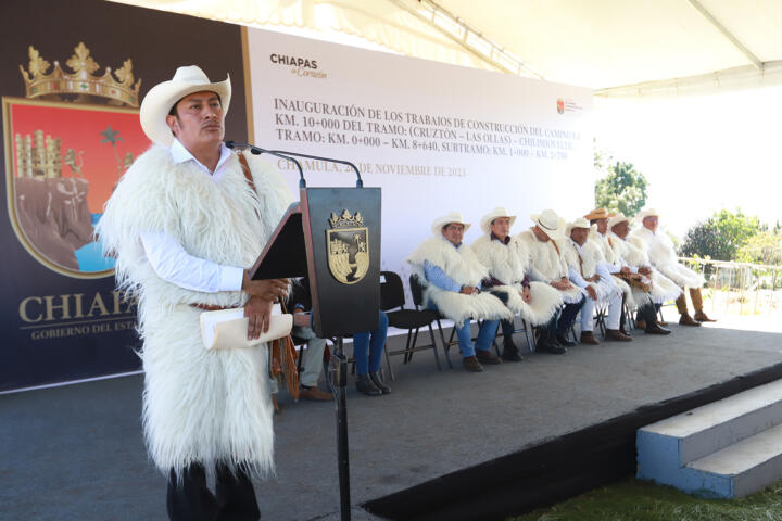 Inaugura Rutilio Escandón construcción del tramo Cruztón - Las Ollas - Chilimjoveltic, en Chamula