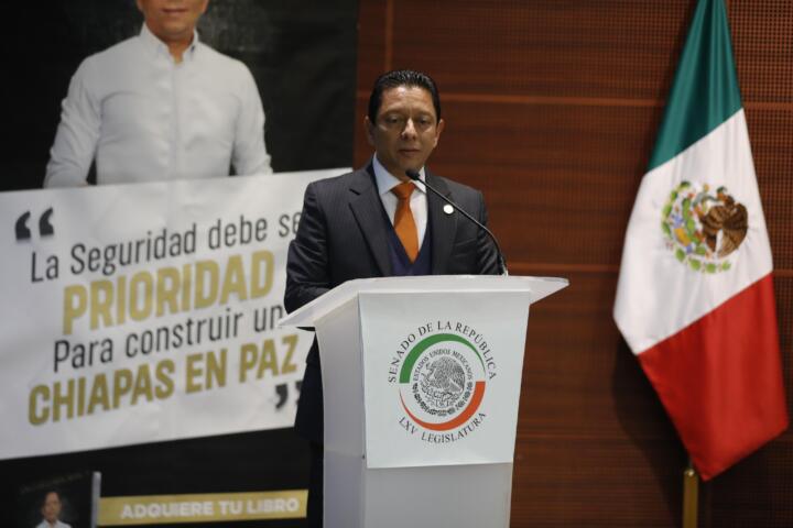 Llaven Abarca presenta en el Senado su libro “Chiapas: la seguridad que todos queremos”