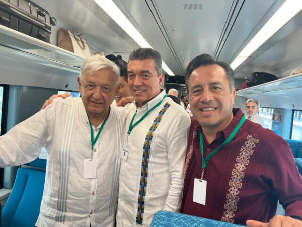 Acompaña Rutilio Escandón al presidente AMLO en inauguración de la primera etapa del Tren Maya