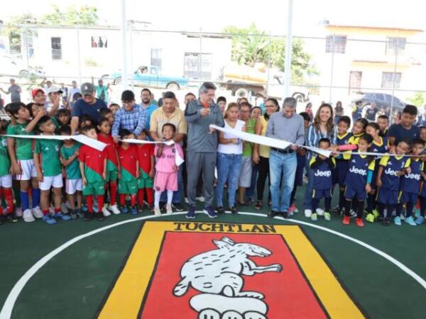 Carlos Morales Celebra con la Comunidad al Cortar el Listón de 2 Nuevos Domos en Tuxtla Gutiérrez
