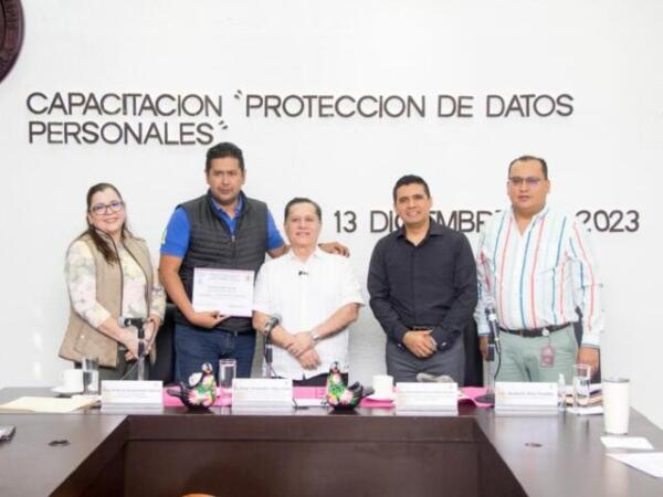 Participan trabajadores del Congreso del Estado en curso: “Protección de Datos Personales”