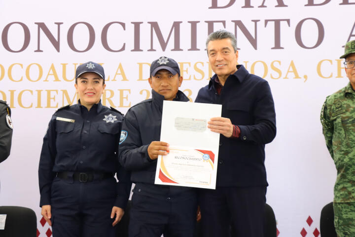 Reconoce Rutilio Escandón labor de policías para mantener la estabilidad y la armonía en Chiapas