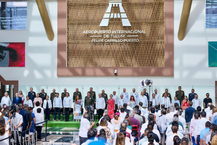 Acompaña Rutilio Escandón al presidente AMLO en la inauguración del Aeropuerto Internacional de Tulum