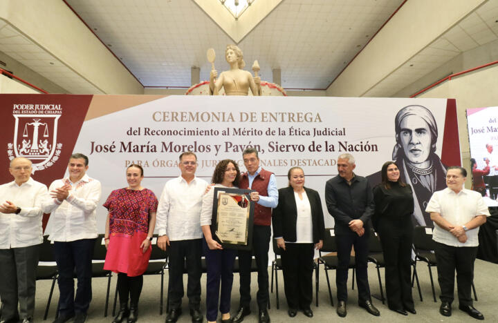 Entrega Rutilio Escandón reconocimiento al Mérito de la Ética Judicial “José María Morelos y Pavón, Siervo de la Nación”