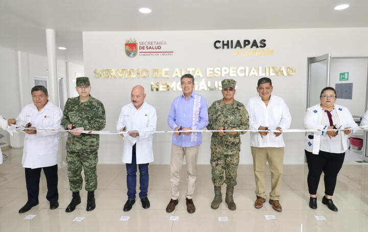 Inaugura Rutilio Escandón área de alta especialidad en hemodiálisis del Hospital General de Huixtla