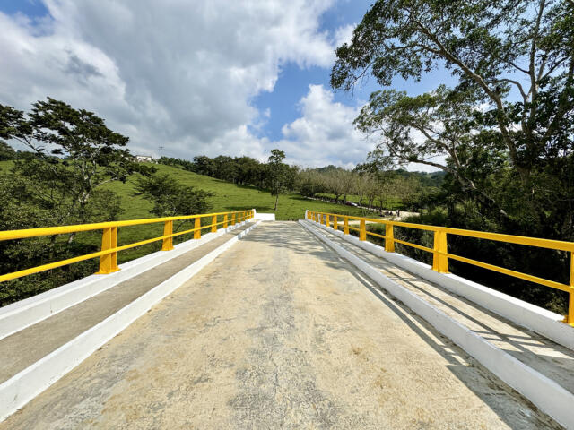 En Chilón, inaugura Rutilio Escandón puente vehicular para mayor bienestar y seguridad de las comunidades