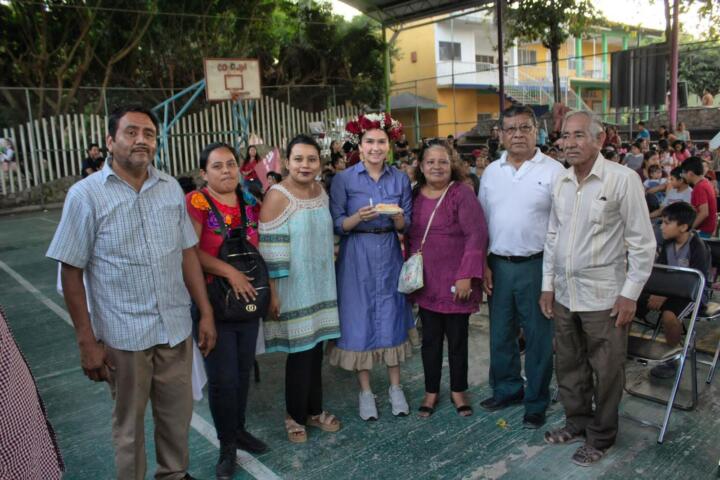 Flor Esponda Celebra el Día de Reyes en Copoya