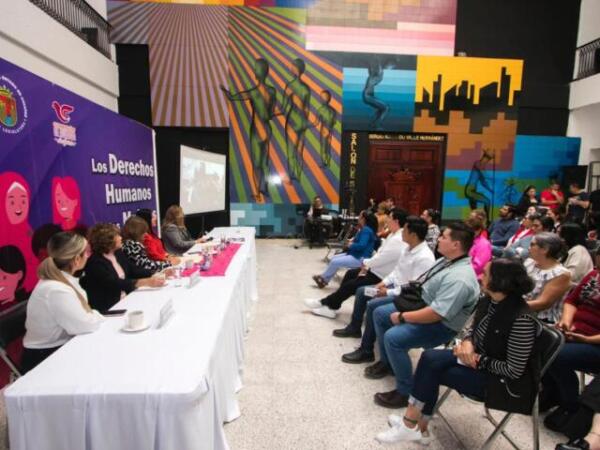 Congreso del Estado lleva a cabo conferencia: "Derechos Humanos de las Mujeres"