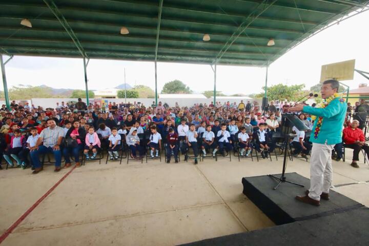 En Jiquipilas, Rutilio Escandón inaugura espacios educativos en la Primaria “Pilar Espinosa de León”