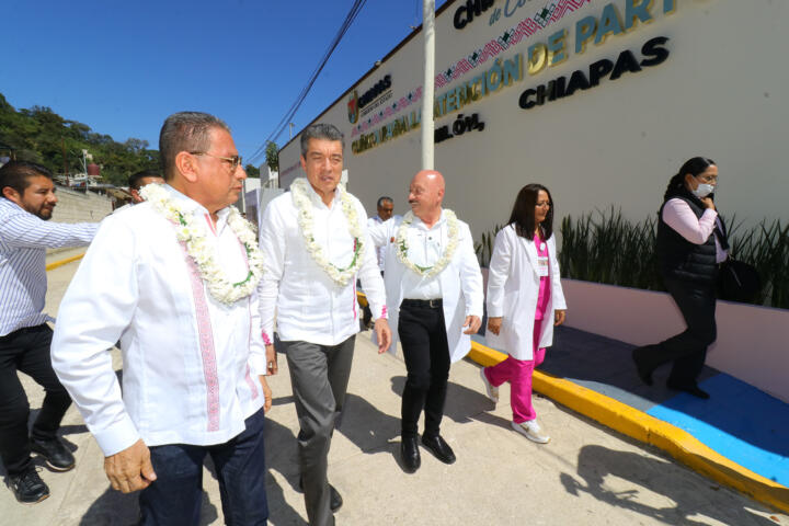 Inaugura Rutilio Escandón Clínica para la Atención de Parto Humanizado del municipio de Chilón