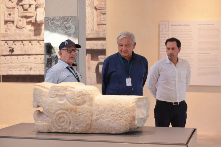 Acompaña Rutilio Escandón al presidente AMLO a inauguración del Gran Museo de Chichen-Itzá