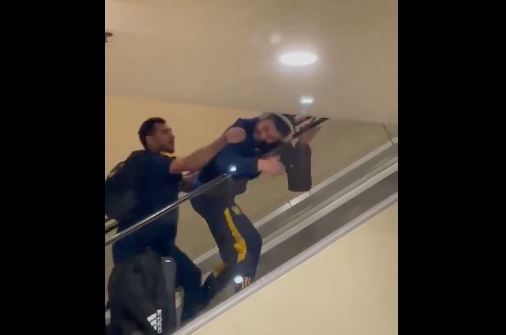 Gignac estuvo a punto de sufrir grave accidente en escaleras eléctricas (VIDEO)