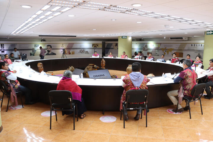 Pueblo de Zinacantán reconoce labor de Rutilio Escandón a favor de las comunidades indígenas
