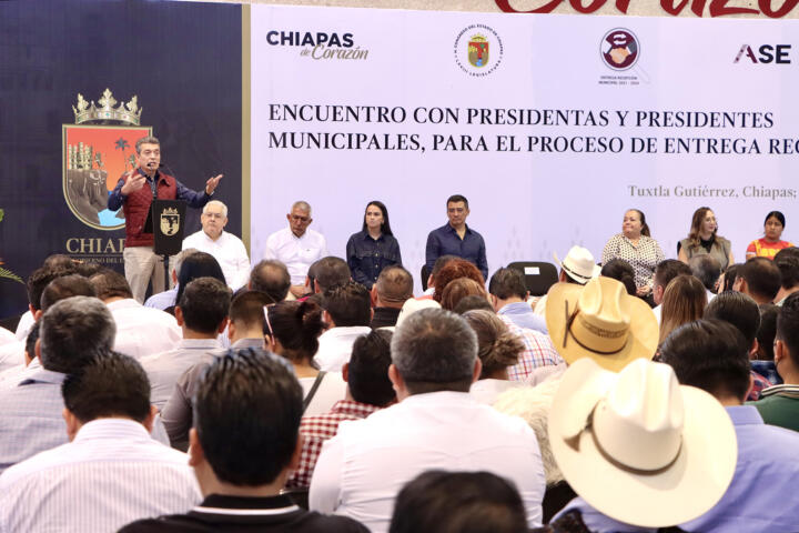 Rutilio Escandón encabeza encuentro con alcaldesas y alcaldes para abordar proceso de Entrega-Recepción
