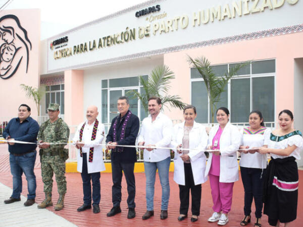 En Yajalón, Rutilio Escandón inauguró la Clínica para la Atención de Parto Humanizado
