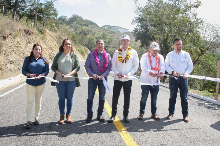 En San Fernando, inaugura Rutilio Escandón construcción del camino San Fernando-Colonia Cuauhtémoc