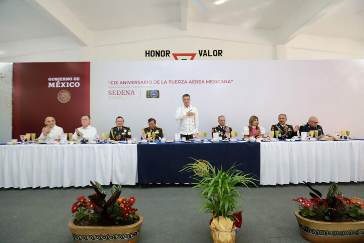 Asiste Rutilio Escandón a Ceremonia de Conmemoración del 109 Aniversario de la Fuerza Aérea Mexicana
