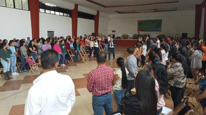 Capacitan a docentes de educación indígena en Chiapas