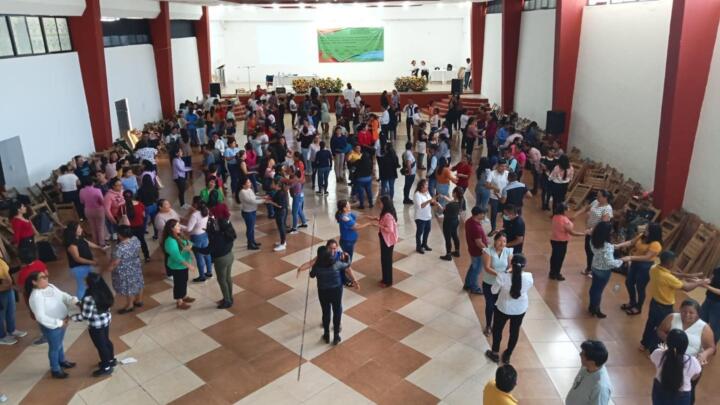 Capacitan a docentes de educación indígena en Chiapas