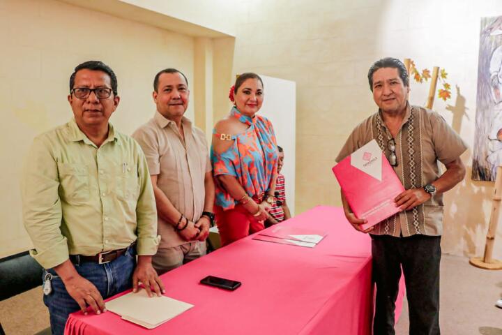 Ayuntamiento de Tapachula entrega escrituras públicas