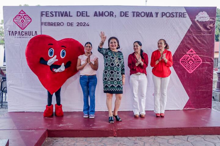 Ayuntamiento organiza Festival del Amor, del Postre y Trova, en Parque Bicentenario