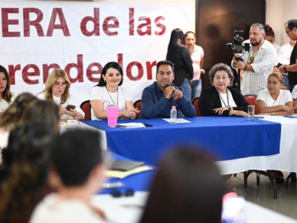 Eduardo Ramírez pondera la labor de las mujeres emprendedoras