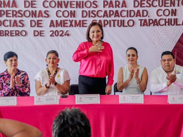 Ayuntamiento atestigua firma de convenio para descuentos a personas con discapacidad en Tapachula