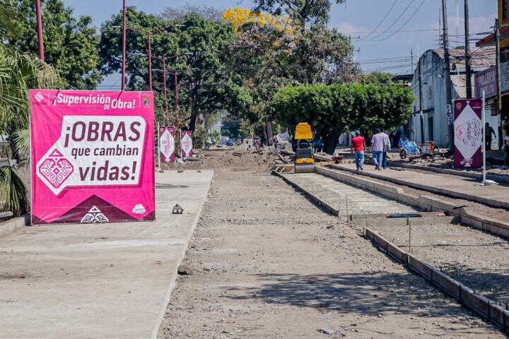 Supervisa ayuntamiento de Tapachula avance físico de la pavimentación hidráulica de calles en colonia 5 de Febrero