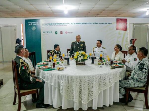 Asiste Gladiola Soto a Conmemoración del 111 Aniversario del Ejército Mexicano