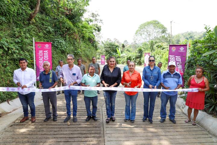 Ayuntamiento de Tapachula inaugura pavimentación hidráulica de camino en ejido El Manacal