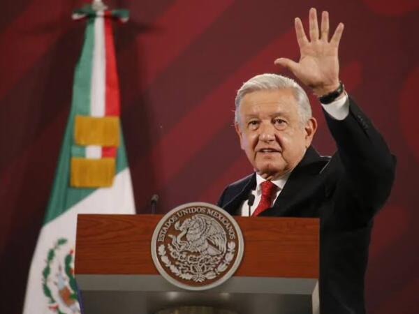 Anuncia López Obrador ciclo de conferencias sobre la historia de México