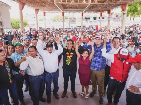 Con la esperanza de una nueva era, reciben a Eduardo Ramírez en Frontera Comalapa y Chicomuselo